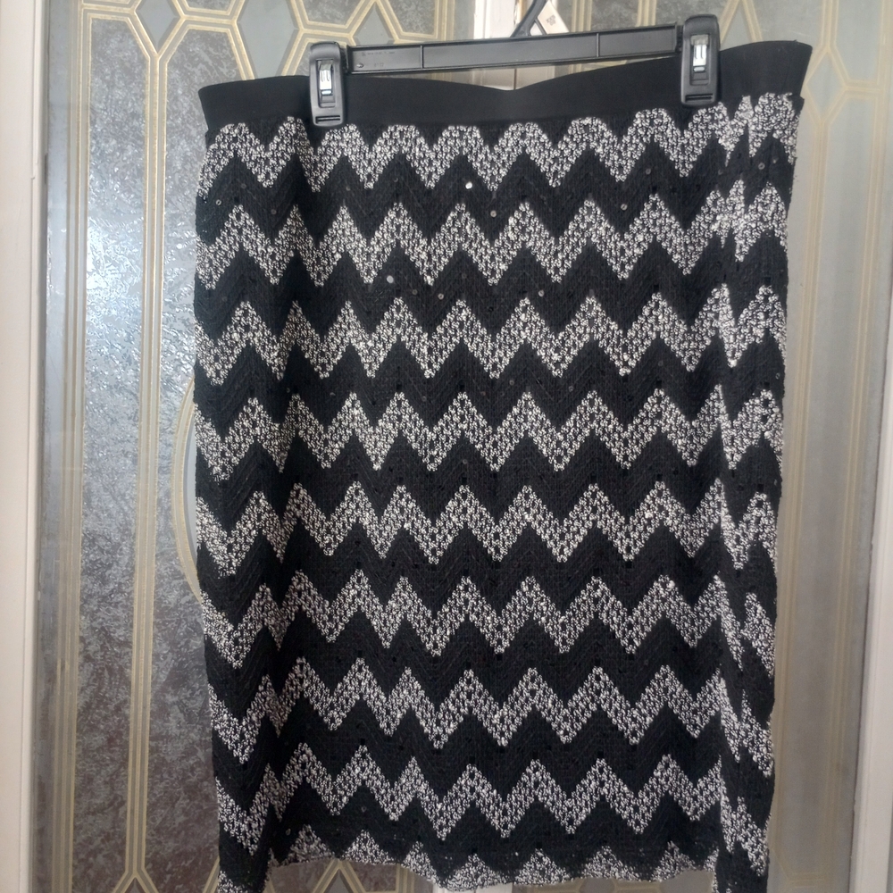 Sunny Leigh Black and White Chevron Mini Skirt